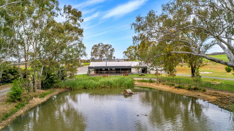 Jaeschkes Hill River Clare Estate - Food Delivery Shop 0