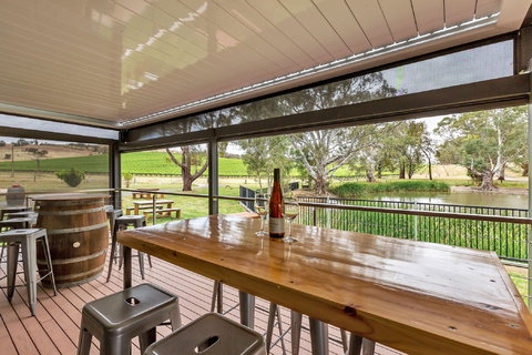 Jaeschkes Hill River Clare Estate - Food Delivery Shop 2