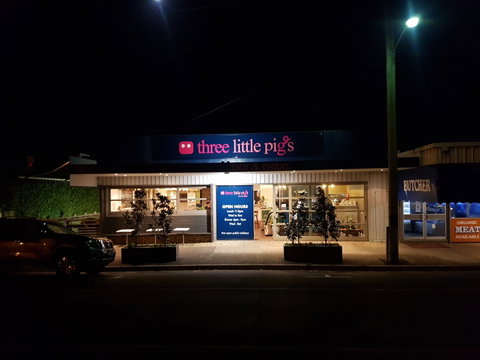 Three Little Pigs - Bar And Bistro - Food Delivery Shop 0