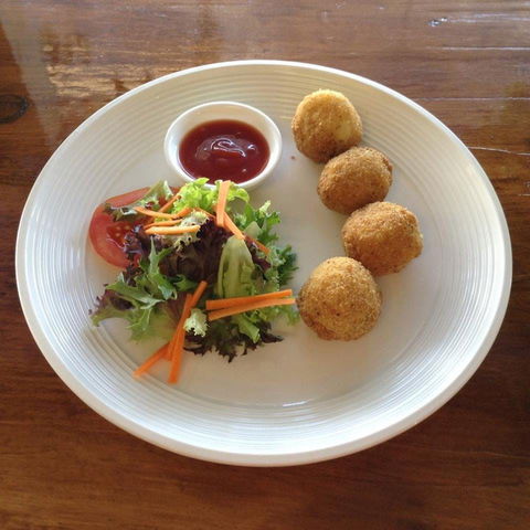 Gordon Hotel - Pet Food Australia 0