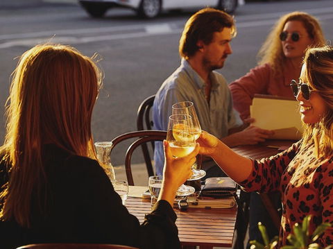 Madalena's Bar - Food Delivery Shop 0