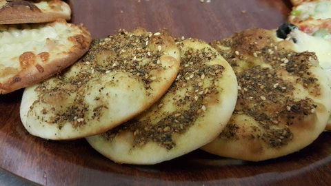 Golden Manoush - Pet Food Australia 0