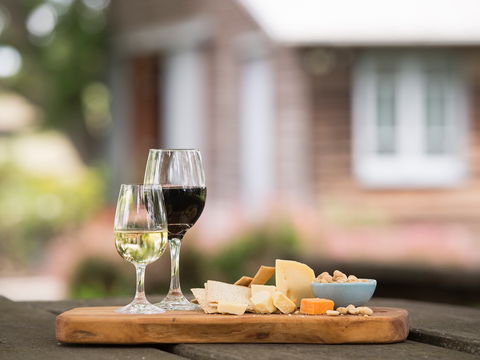 Clovely Estate Vineyard Cellar Door - Food Delivery Shop 0