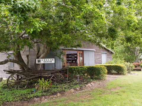 Clovely Estate Vineyard Cellar Door - Food Delivery Shop 1