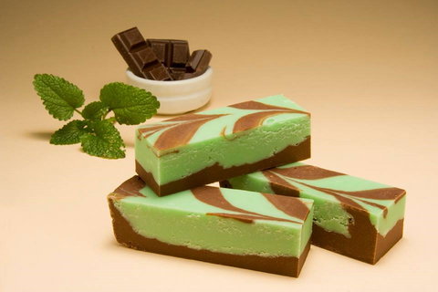 Mogo Fudge And Ice Cream /  Courtyard Cafe / Lots Of Lollies Mogo - Pet Food Australia 1