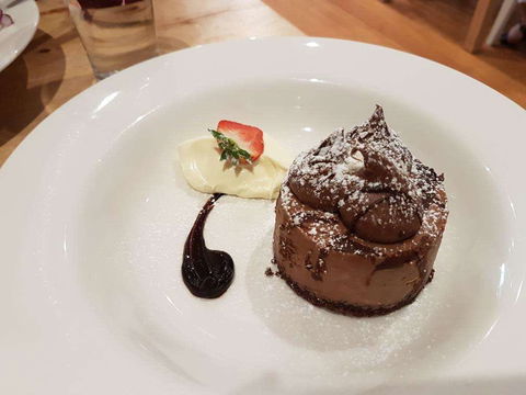 Crown Hotel - Pet Food Australia 0