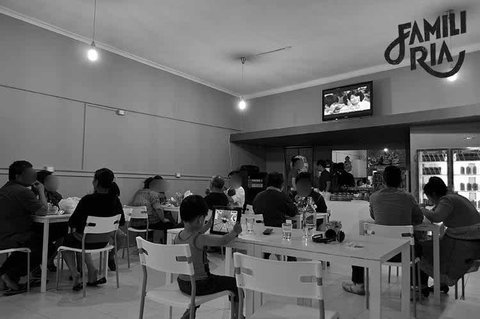 Famili Ria - Pet Food Australia 0