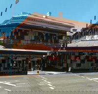 The Lion Hotel - Pet Food Australia