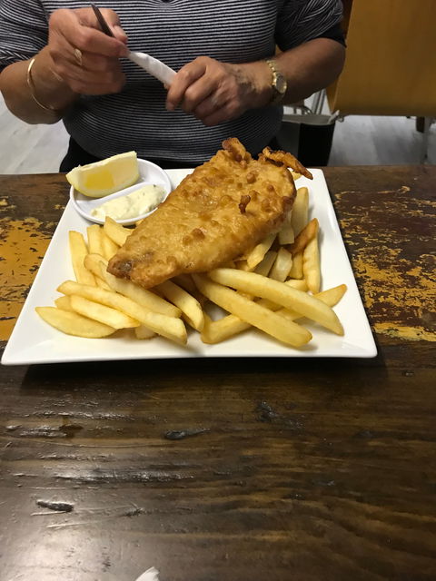 Red Deer Cafe - Food Delivery Shop 6