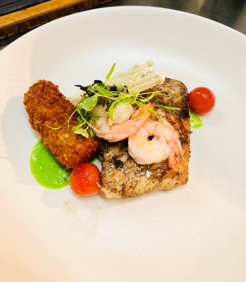 Essence Bar & Grill - Food Delivery Shop 6