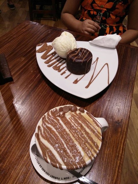 Max Brenner - Food Delivery Shop 3