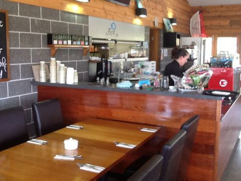 Fat Fish Beachfront Bistro - Food Delivery Shop 2