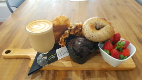 Winky’s On Clarence - Food Delivery Shop 4