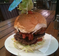 Dingo Beach Hotel - Food Delivery Shop