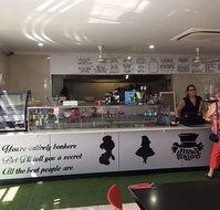 Mad Hatterz Cafe - Food Delivery Shop