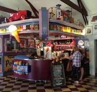 Cruzin' in the 50's Diner - Pet Food Australia