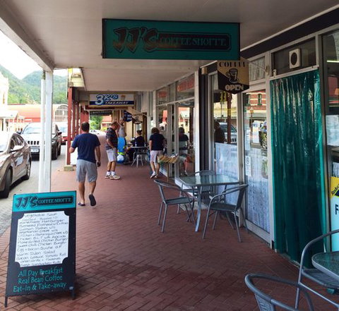 J J's Coffee Lounge - Pet Food Australia 0