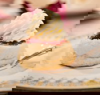 A Deja-Vu Experience - Food Delivery Shop