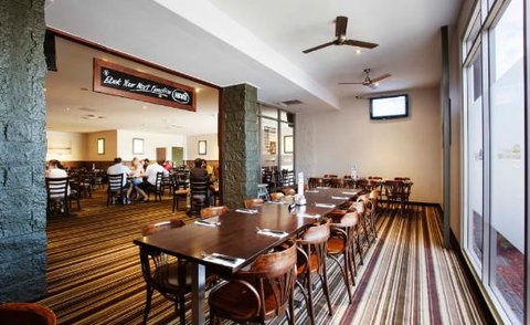 Graziers Steakhouse - Dalrymple Hotel - Pet Food Australia 0