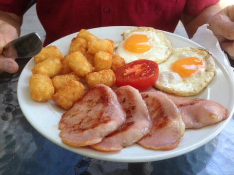 Smiley Piggy Cafe - Food Delivery Shop 0