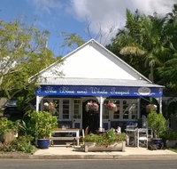 The Blue and White Teapot Cafe - Pet Food Australia