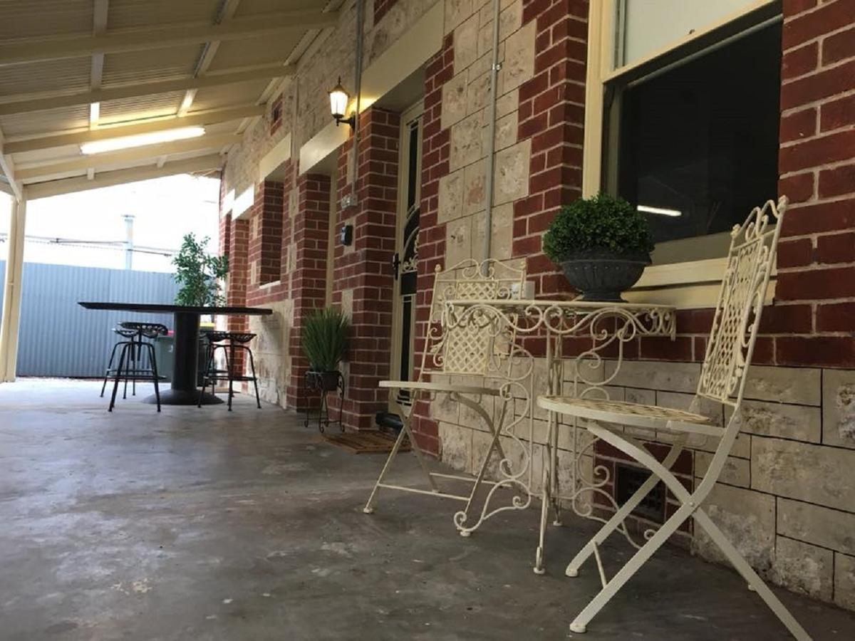 Two Cow Cottage Bed  Breakfast Keith