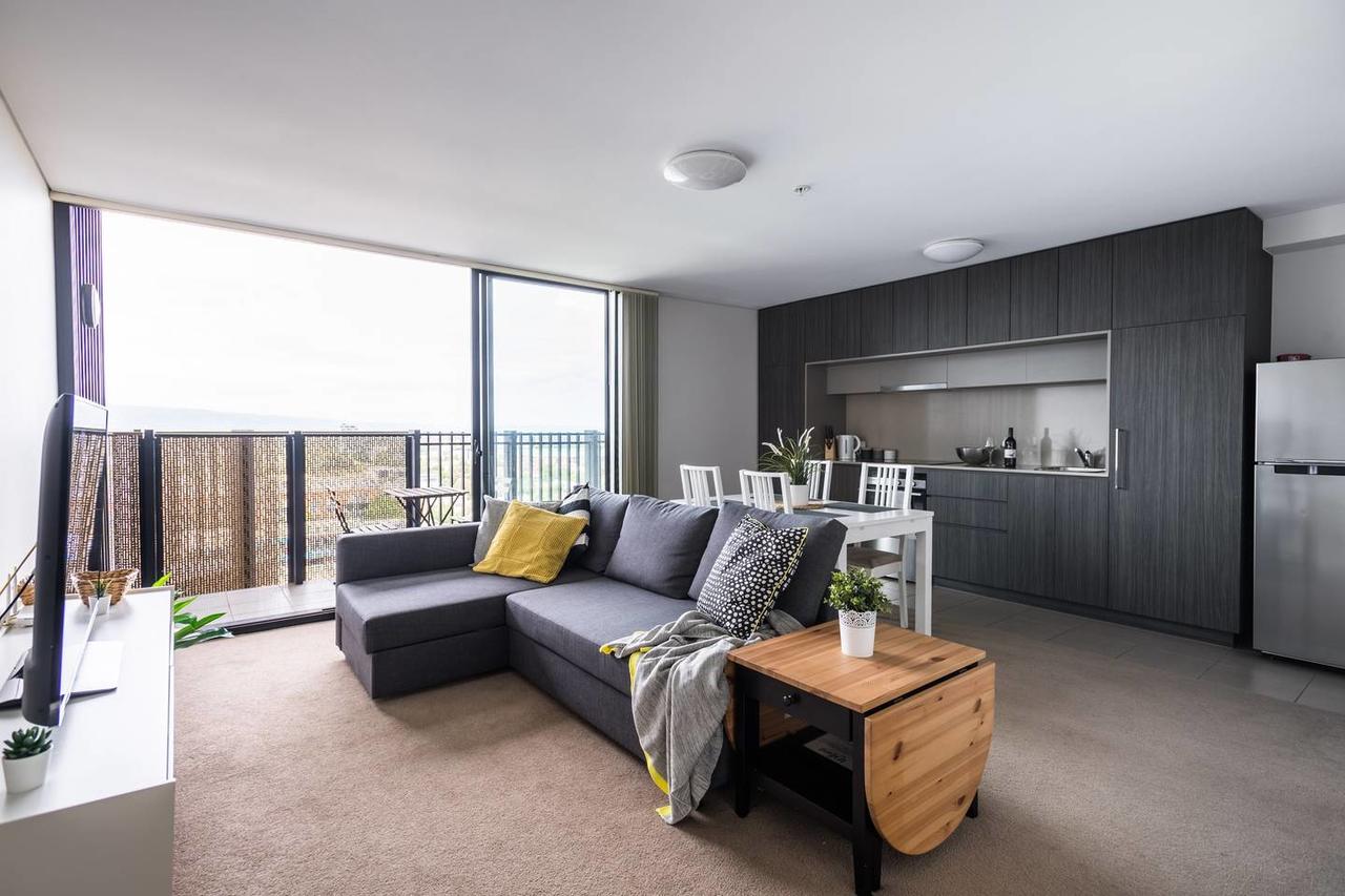 Modern 2 BedroomWIFI/Netflix/ParkingGreat Views Adelaide