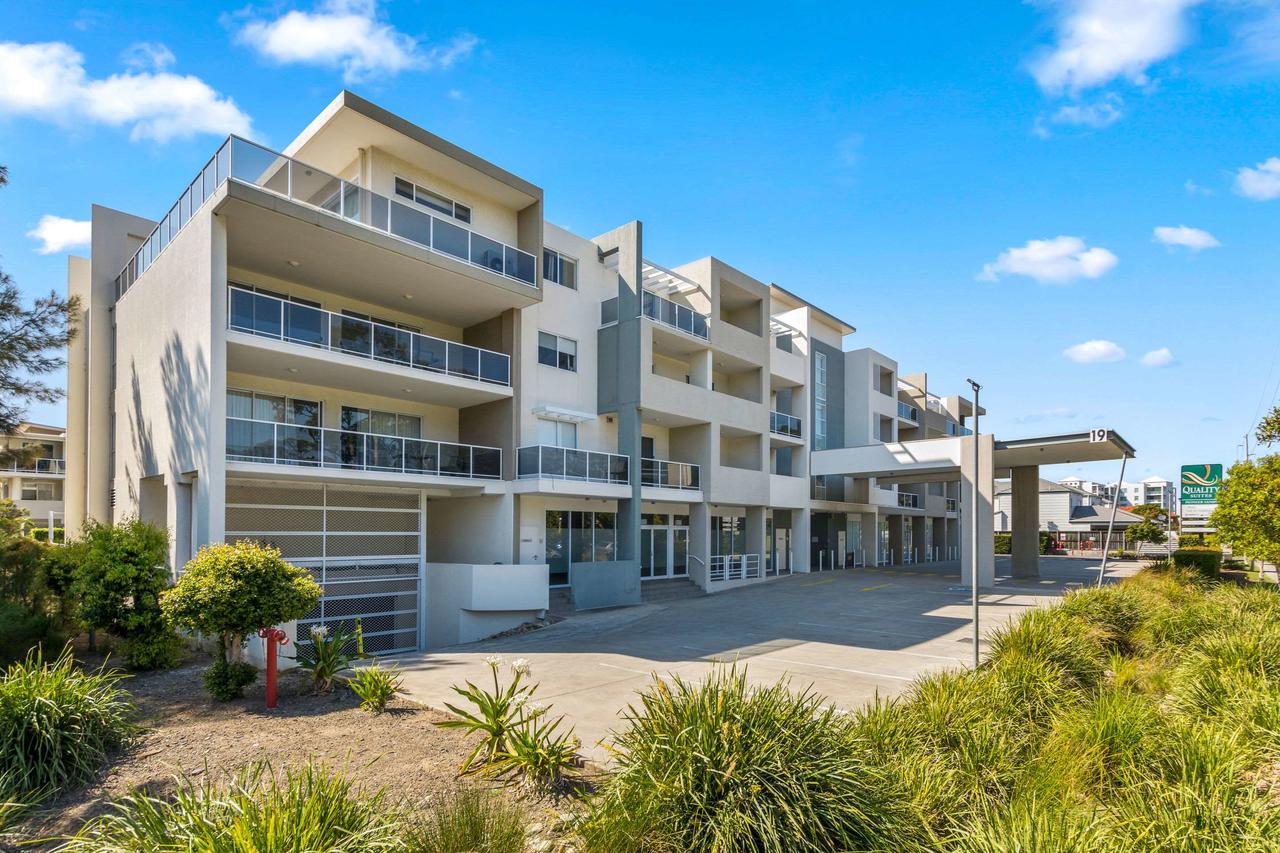 Quality Suites Pioneer Sands Fairy Meadow
