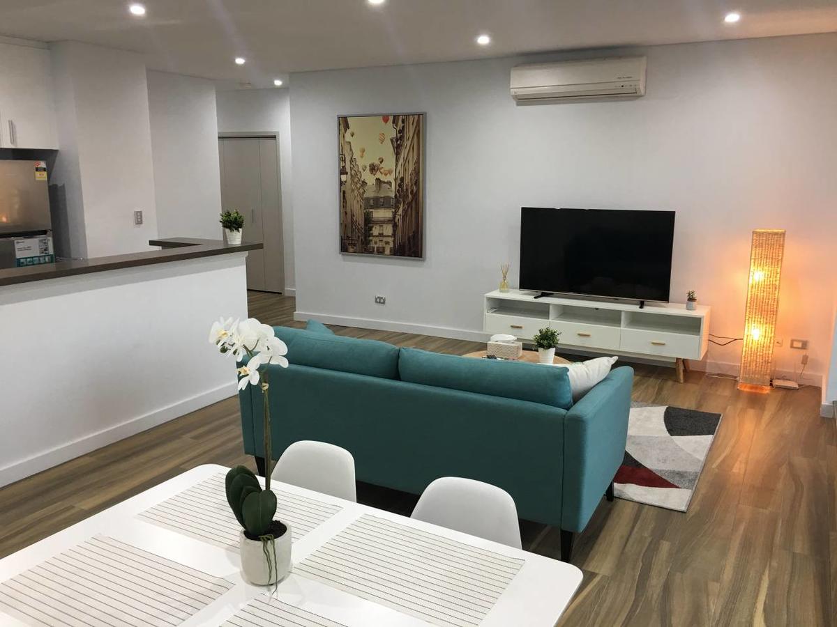Specious Apartment with 2 Large Bedrooms Ultimo