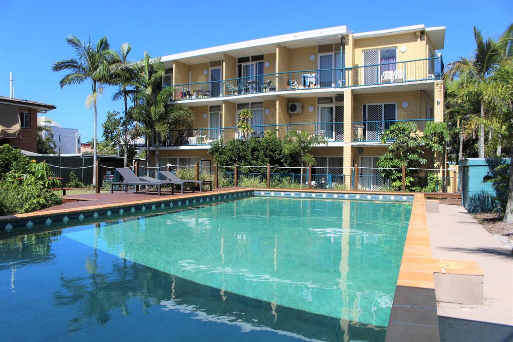 Broadwater Keys Holiday Apartments Labrador