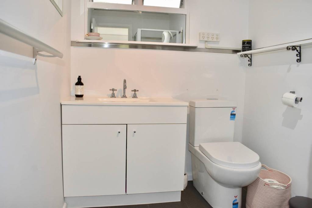 Charming 1 Bedroom Apartment in Leafy Green Hawthorn Hawthorn