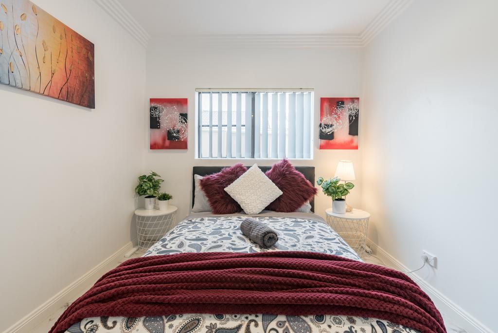 Cozy Duplex Home 3 Bdrms 1 Bath Sleeps 6 Glenfield
