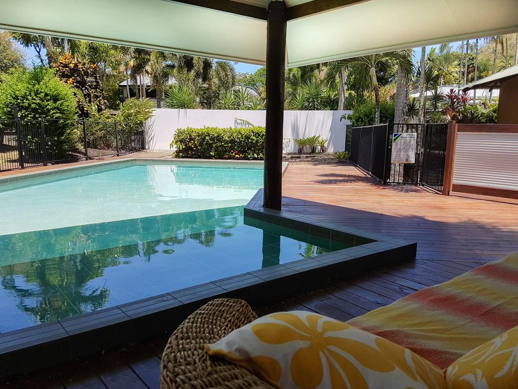 Crazy About Cairns Resort Living - 6 Bedrooms Cairns