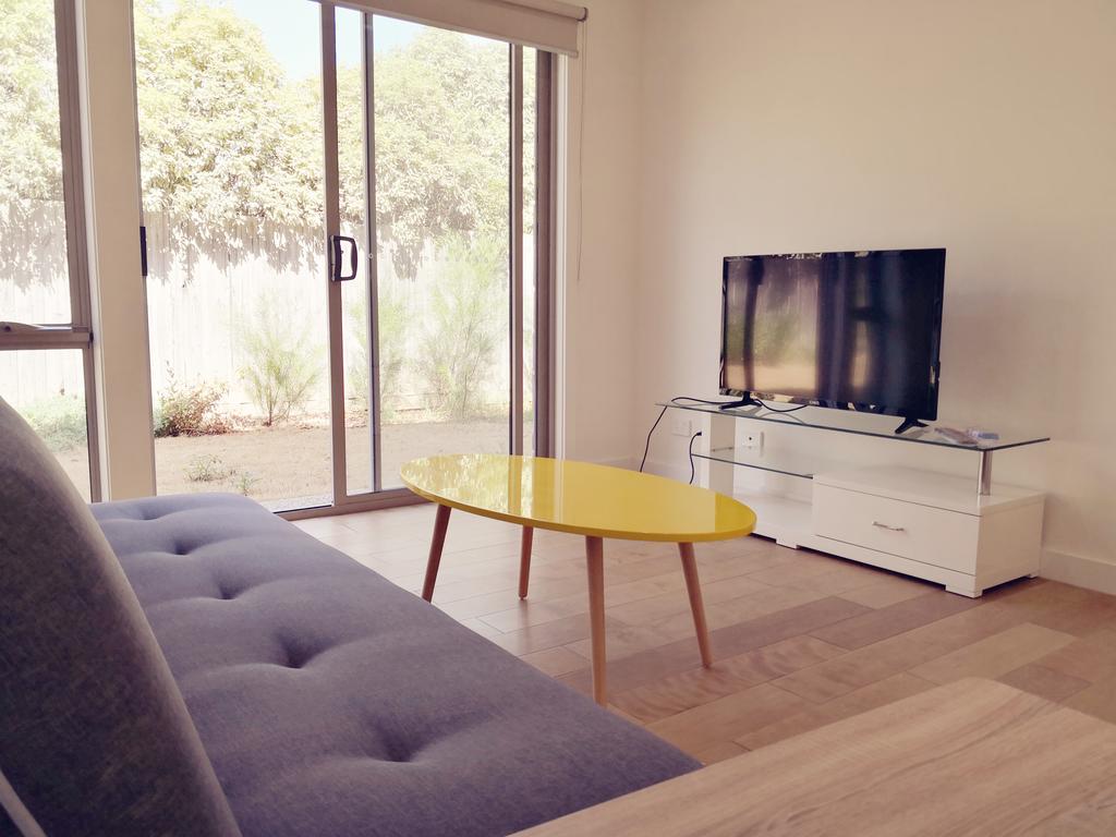 Delicate and Peaceful Bundoora Townhouse 20-R4 Bundoora