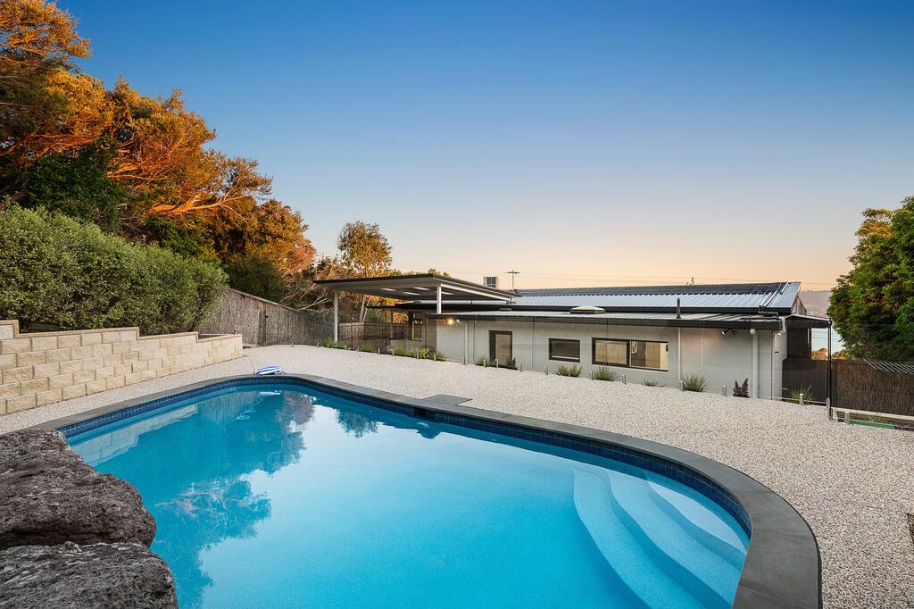 Ellerina Sea Vista Luxury Family Retreat with sauna pool amazing water views walk to beach Mount Martha