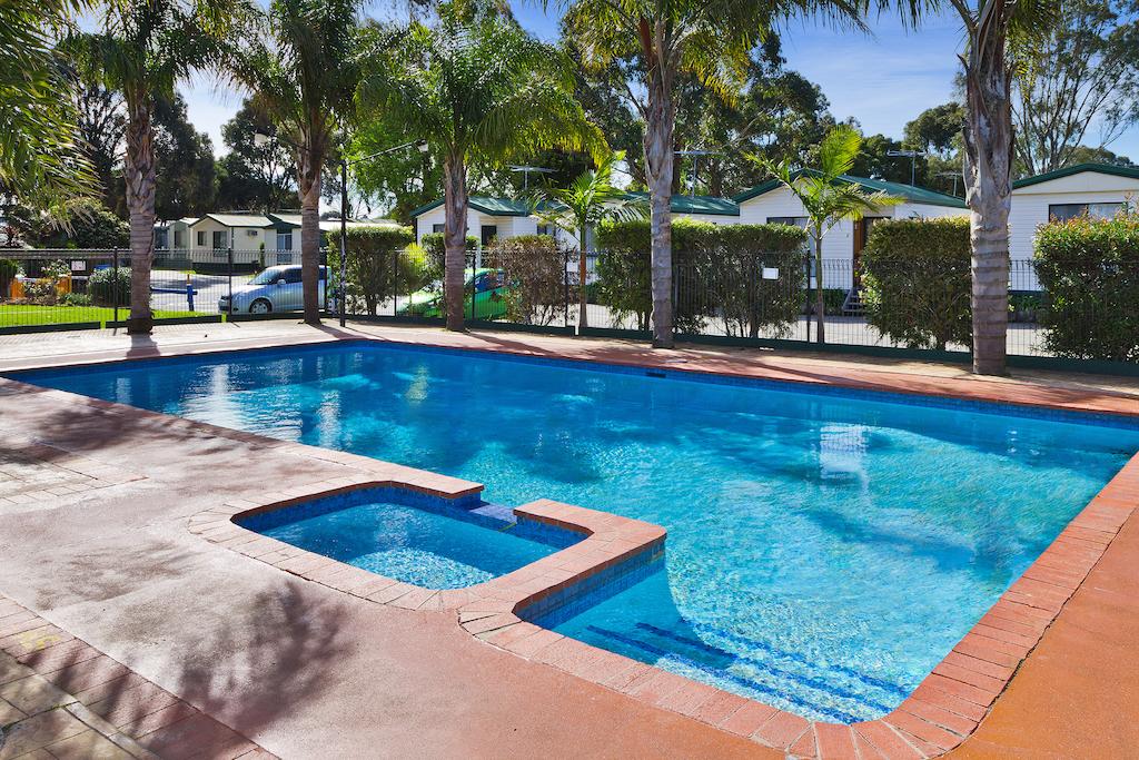 Frankston Holiday Park and Sandhurst Motel Carrum Downs