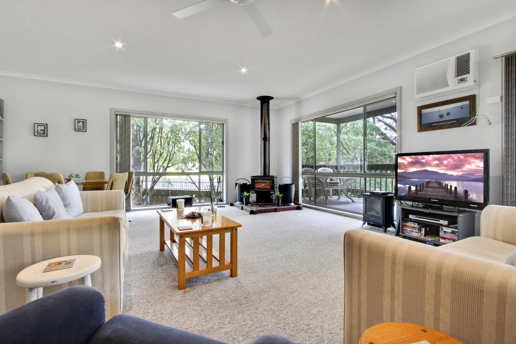 Garnet House Lake Tyers Beach