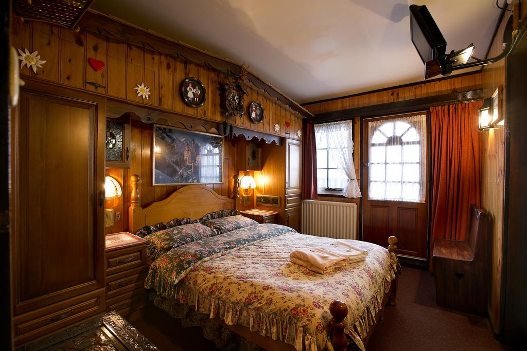 Karelia Alpine Lodge Falls Creek
