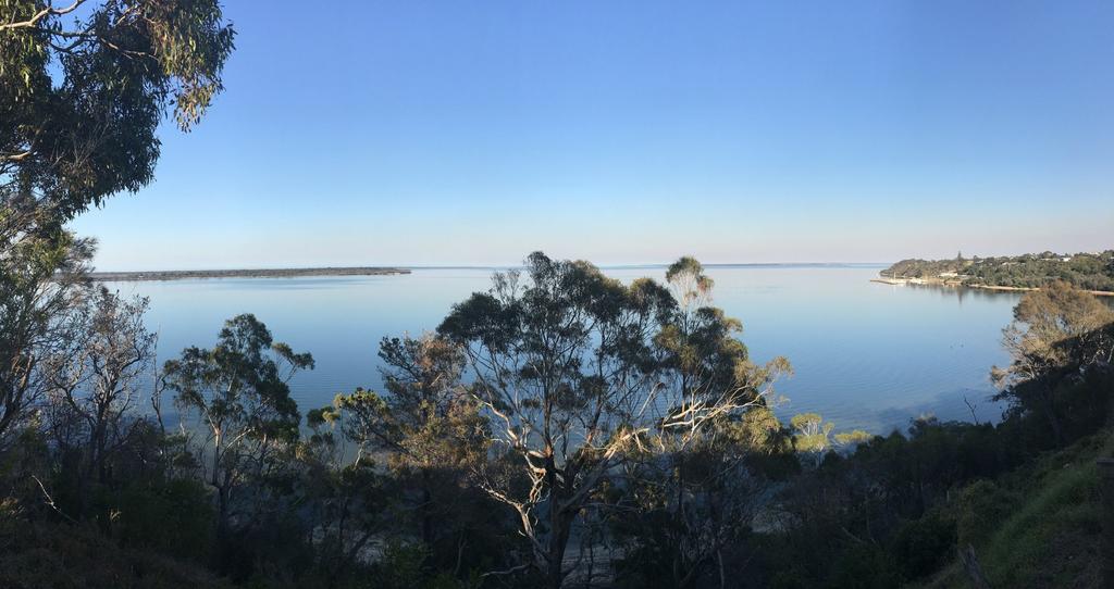 Lakescapes Cottage - 180 Degree Panoramic Views Metung