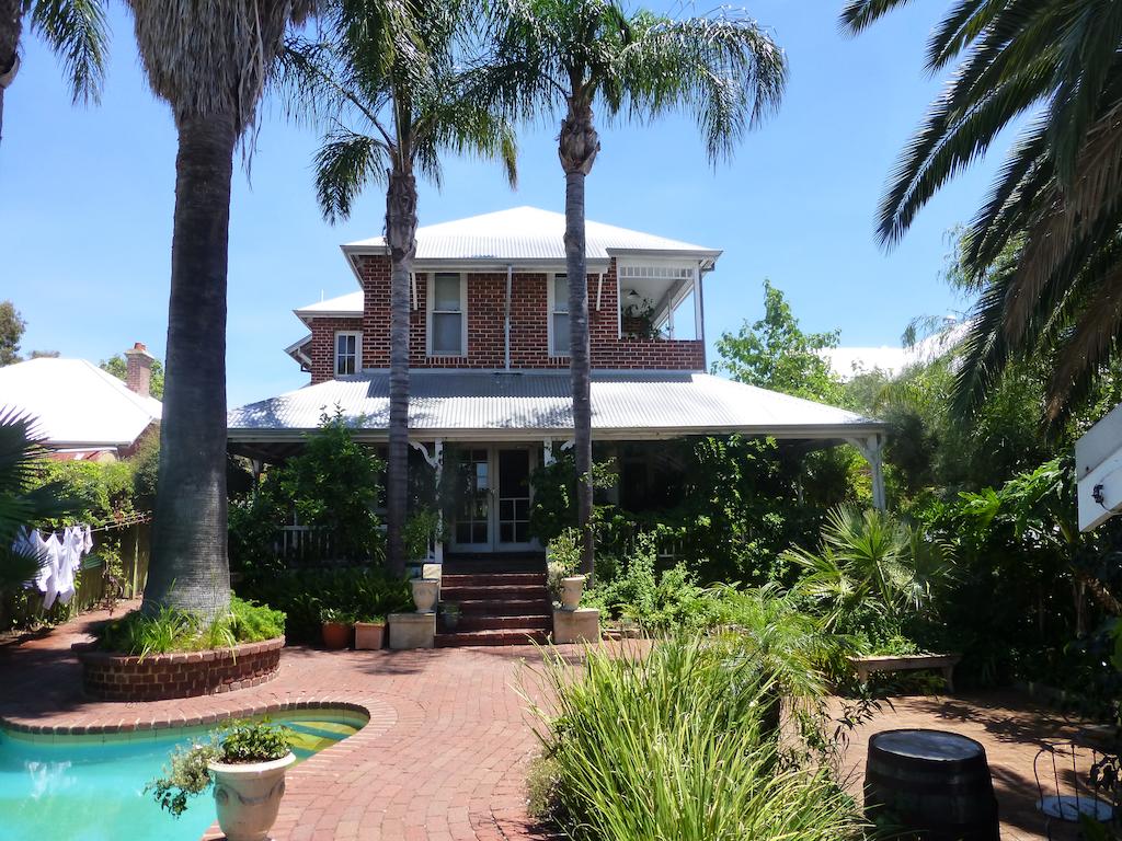 Lakeside Bed  Breakfast West Leederville