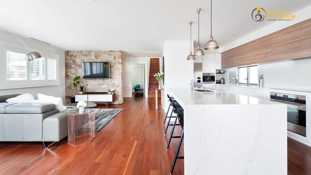 Luxury in Corlette - 4 Drungall Ave Corlette