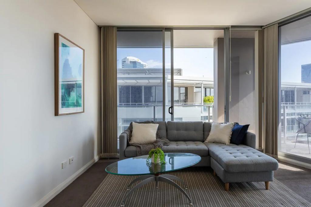Modern Harbourside Apartment With A View Sydney