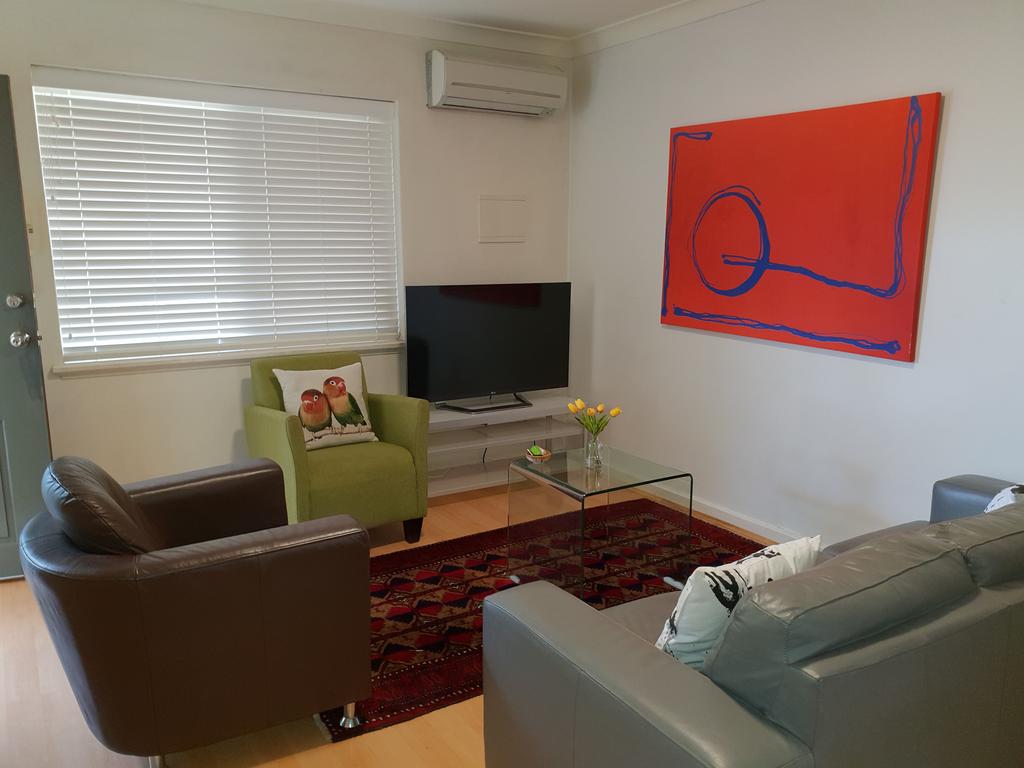 Mt.Lawley Superb 2 BR location Comfort style 3 Inglewood
