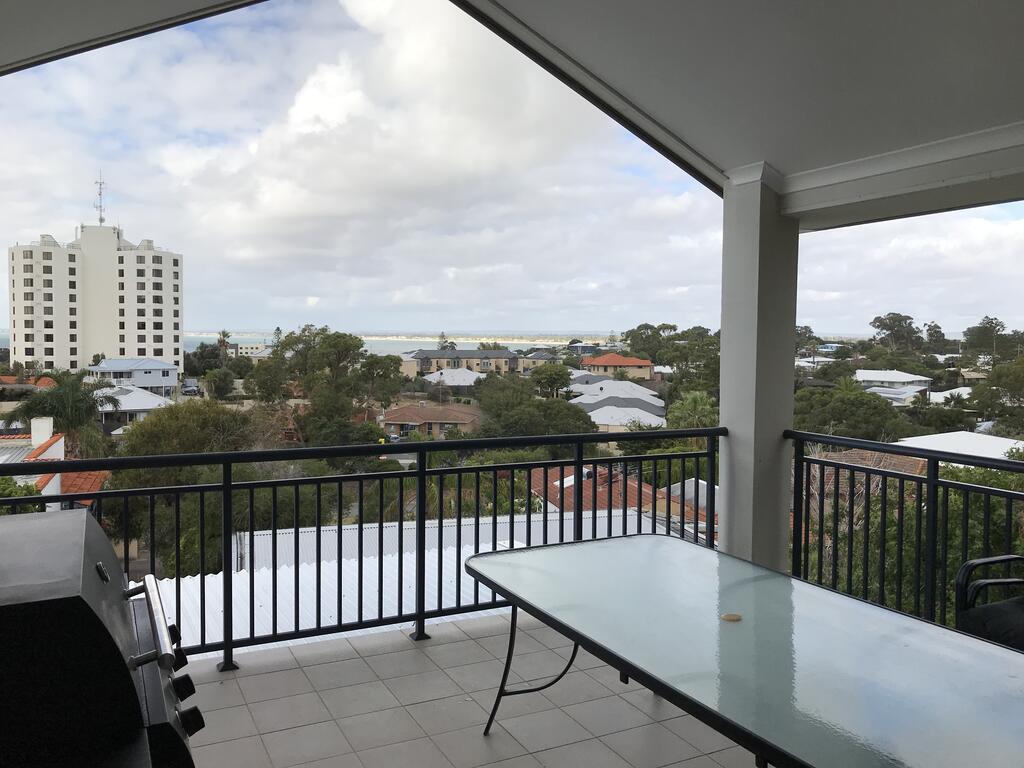Panoramic Blue Bay Views - 3 Bedroom Townhouse Mandurah