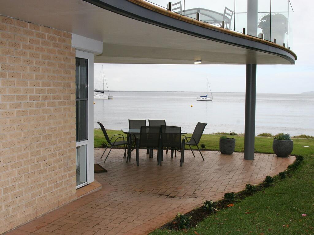 1 'The Clippers' 131 Soldiers Point Road - fabulous waterfront unit Soldiers Point