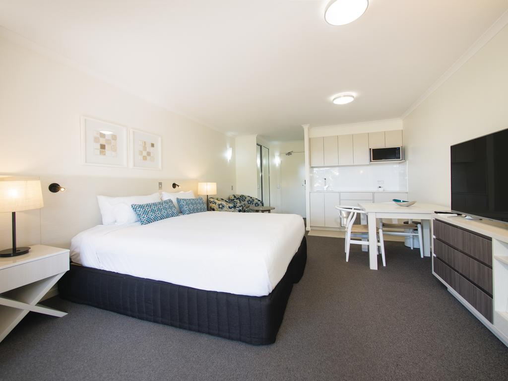 Apartments  2 Landsborough Golden Beach