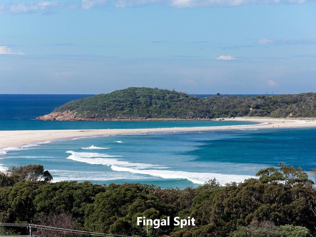 Barefoot' 7/44 Marine Drive - Fabulous Fingal Bay Fingal Bay