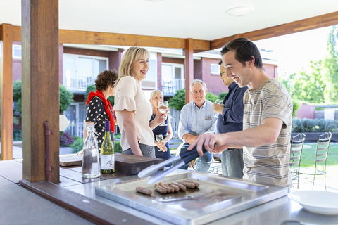 Forrest Hotel & Apartments - Pet Food Australia 22