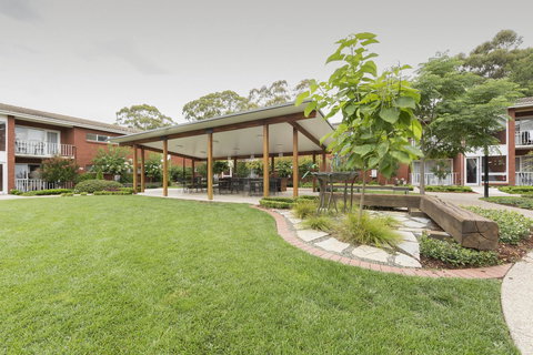 Forrest Hotel & Apartments - Pet Food Australia 6