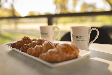 Forrest Hotel & Apartments - Pet Food Australia 8